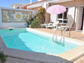 Отель Villa Horacio with private swimming pool is located near the center of Vilamoura  Картейра